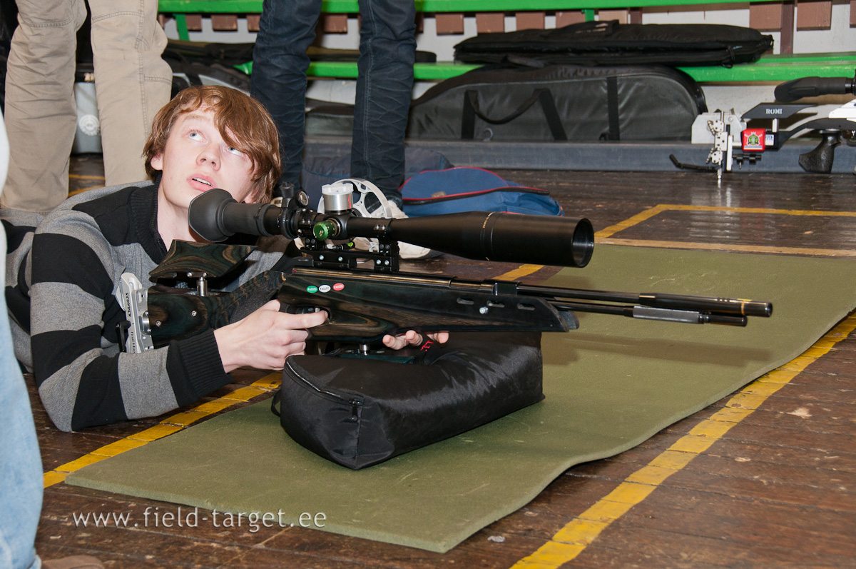 Istumisasendisse  seadistatud 3D kabaga on lamades asendis väga ebamugav lasta